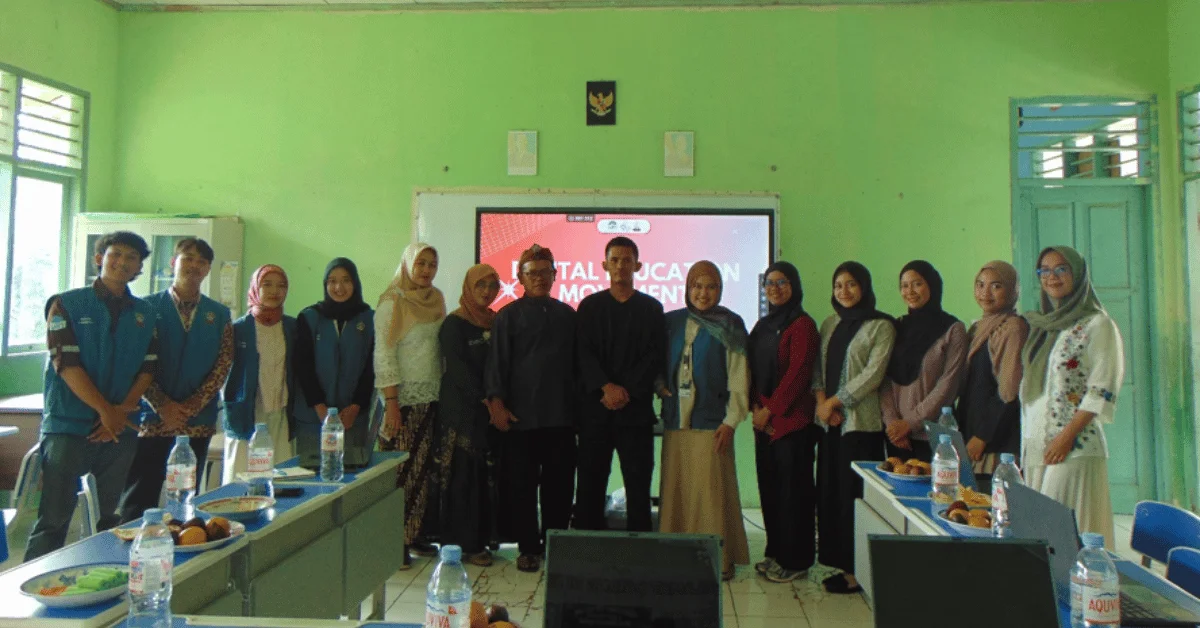 Dorong Pembelajaran Lebih Kreatif, KKN RASHKARA Kenalkan Pemanfaatan Teknologi kepada Guru