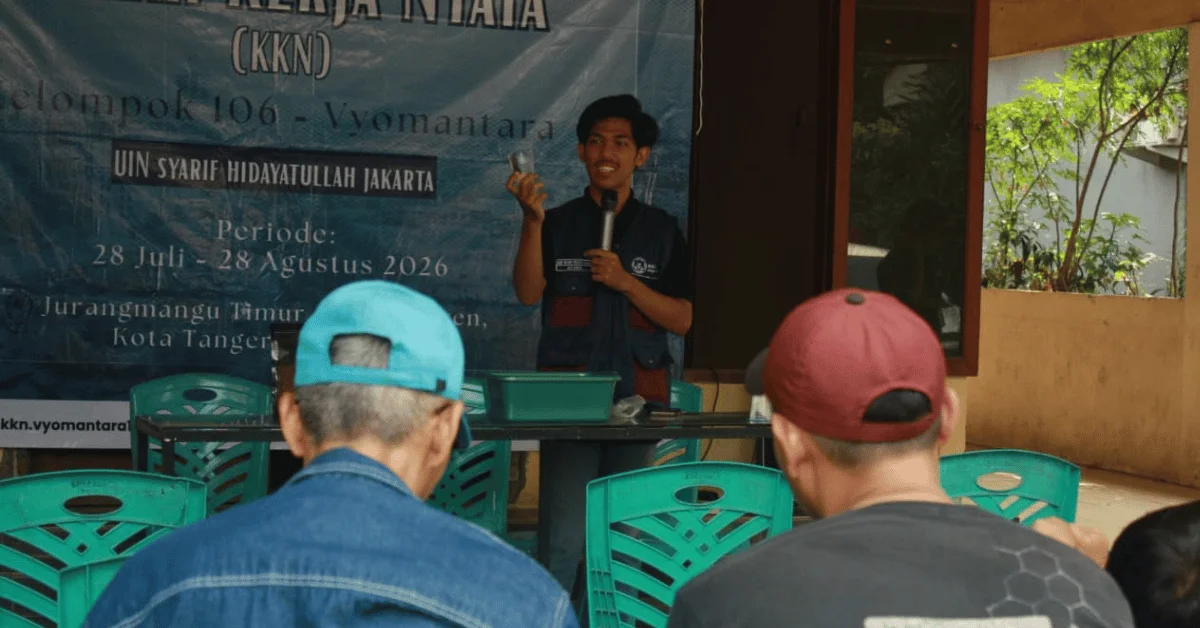 KKN 106 Vyomantara UIN Jakarta Kenalkan Budidaya Maggot sebagai Alternatif Pengelolaan Sampah Organik
