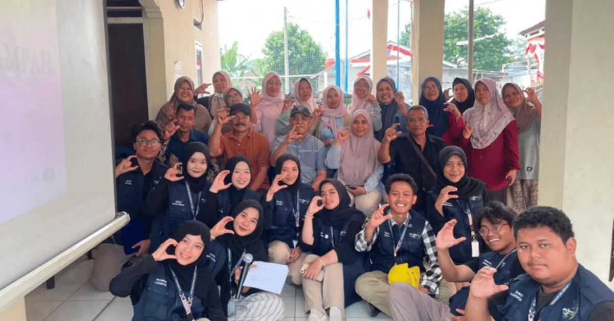 Dari Pilah Sampah hingga Bank Sampah, KKN Nawasena 119 Dorong Warga Cinangka Peduli Lingkungan