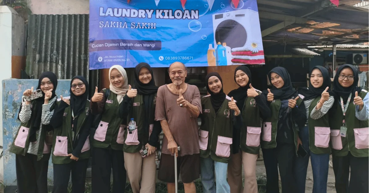 KKN 129 Dhirasena UIN Jakarta Dorong Digitalisasi UMKM melalui QRIS dan Rebranding Usaha di Cisalak Pasar