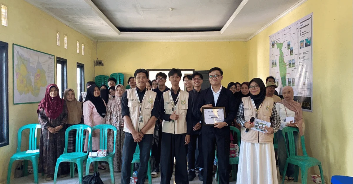 Dorong UMKM Beradaptasi di Era Digital, KKN Mantra 221 UIN Jakarta Gelar Seminar Digitalisasi UMKM di Pasir Madang