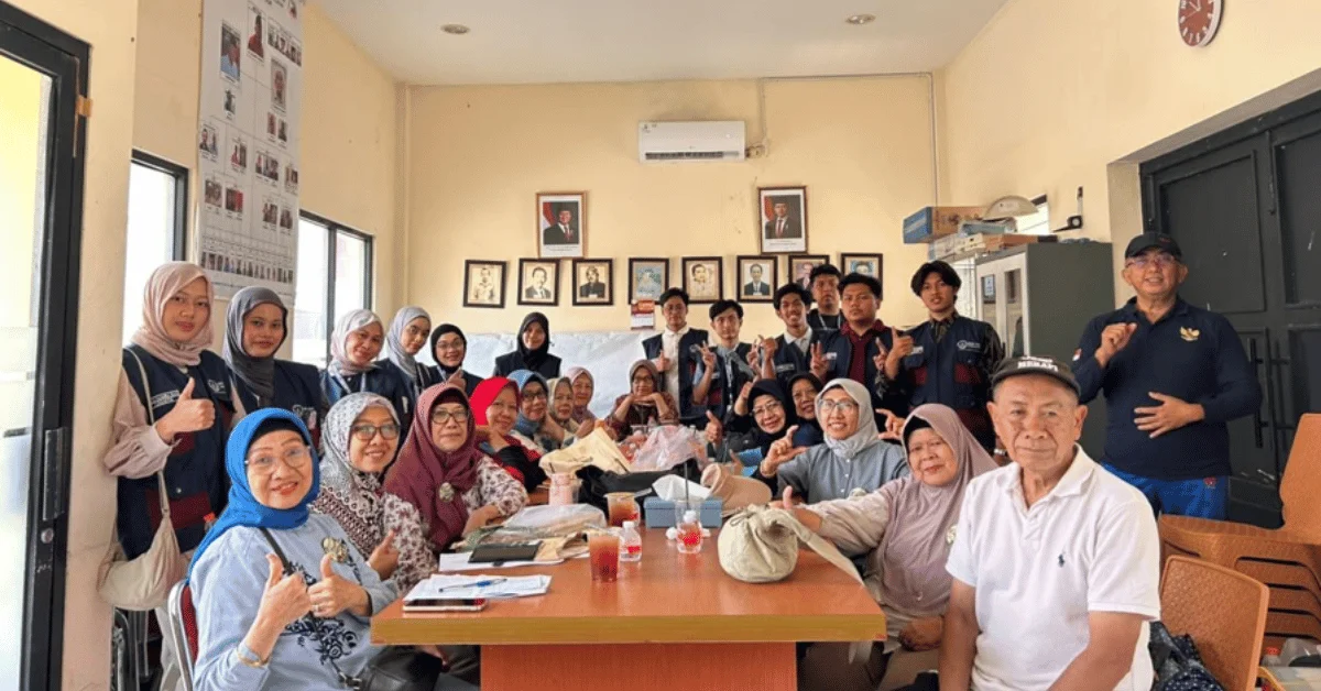 KKN 106 Vyomantara Kenalkan Hidroponik Sistem Wick, Dorong Warga Manfaatkan Lahan Terbatas