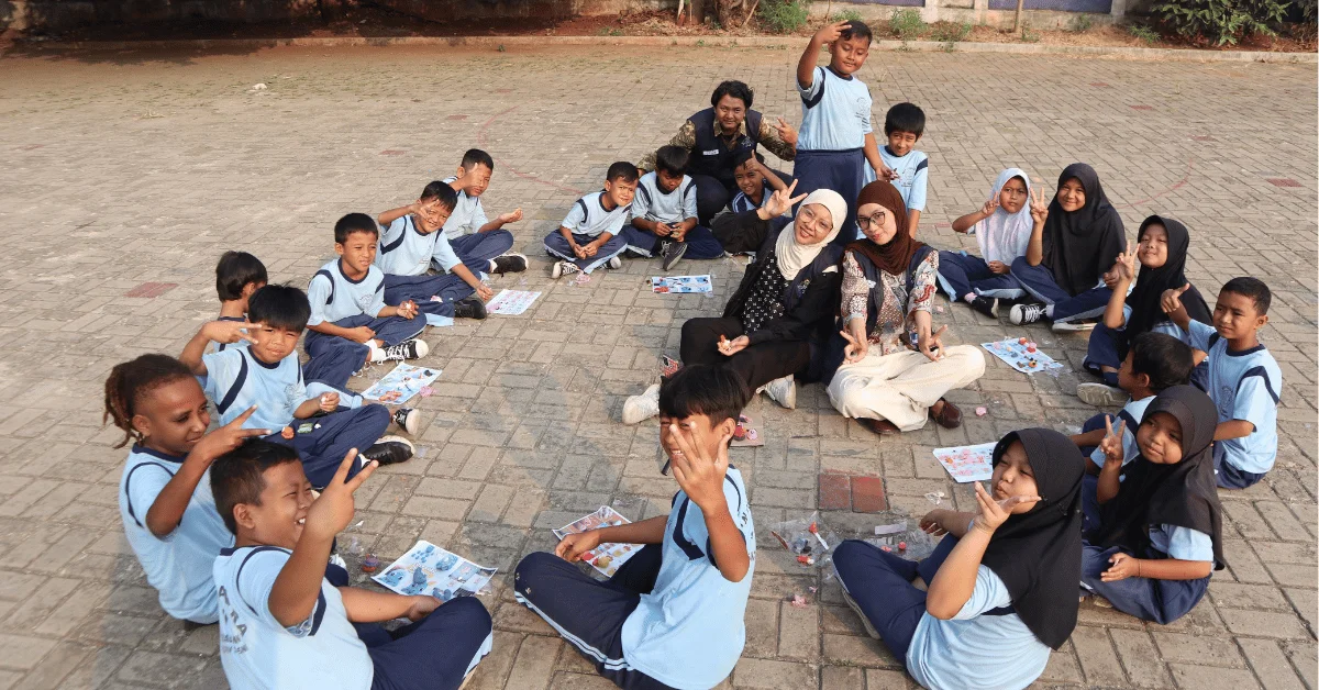Asah Kreativitas Tanpa Batas, KKN Widyakara 241 UIN Jakarta Gelar Pelatihan Kreasi Clay di SDN Cijantra 02