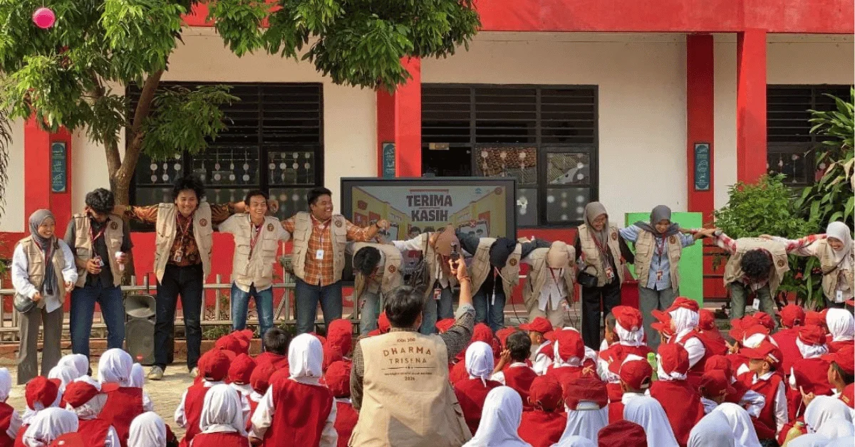 Cegah Perundungan Sejak Dini, KKN 300 Dharma Trisena UIN Jakarta Gelar Seminar Stop Bullying di SDN Peusar