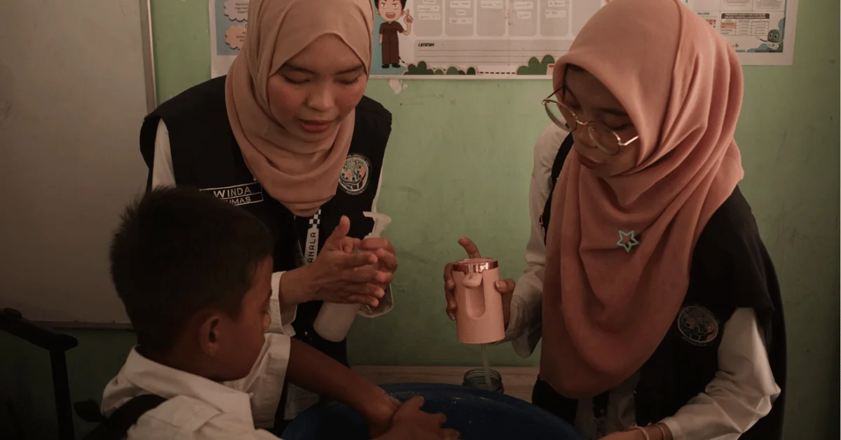 KKN UIN Jakarta 218 Aksanala Tanamkan Kebiasaan Sehat melalui Edukasi PHBS dan Praktik Cuci Tangan di SDN Cilangkap