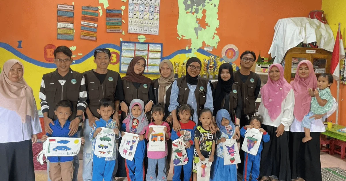 Ruang Ekspresi Anak, KKN Kelompok 111 UIN Saizu Gelar Workshop Painting di PAUD Dahlia