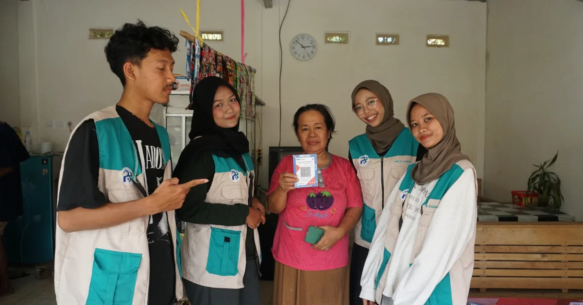 KKN Kolaboratif 113 UIN Dorong UMKM Desa Pringtutul Go Digital melalui QRIS