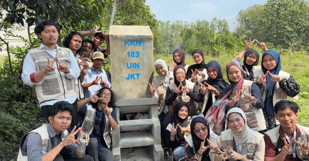 KKN 183 Vidya Niskala Hadirkan Cerobong Asap untuk Dukung Pengelolaan Sampah di Cibeuteung Muara