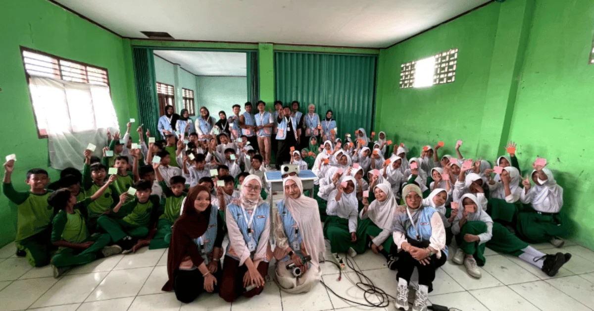 Cegah Bullying Sejak Dini, KKN 126 Gunamarta Ajak Siswa Berani Bersuara