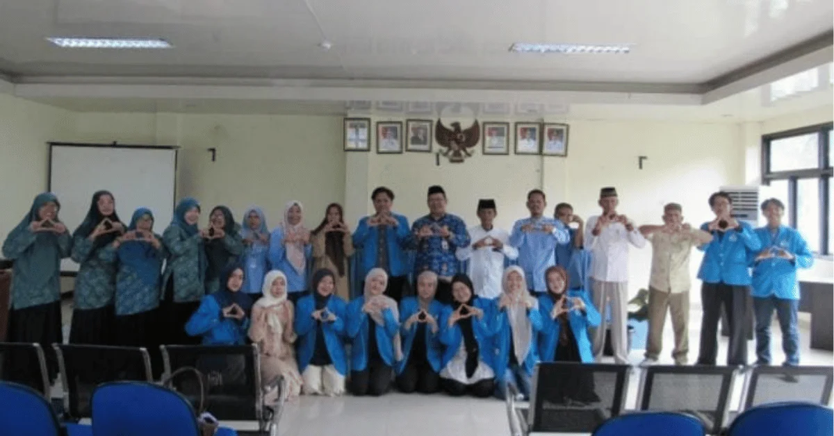 KKN 141 Angrahatana UIN Jakarta Laksanakan Sosialisasi Awal di Kelurahan Cimpaeun