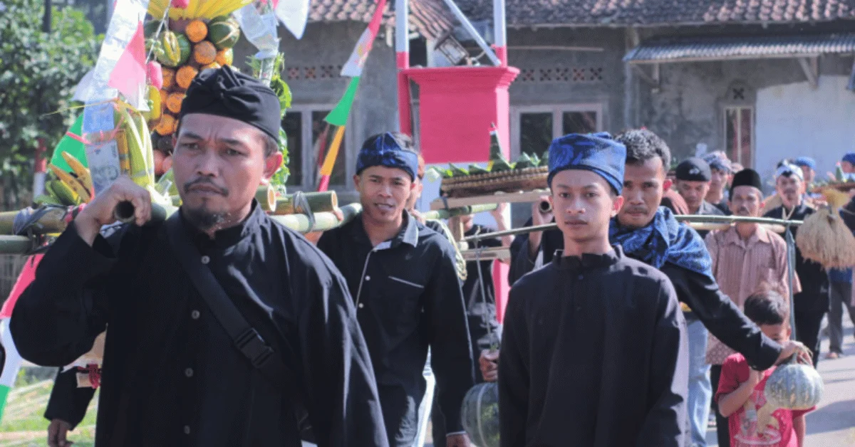 Kenali Kearifan Lokal, KKN Kindara 320 Ikut Meriahkan Tradisi Seren Taun