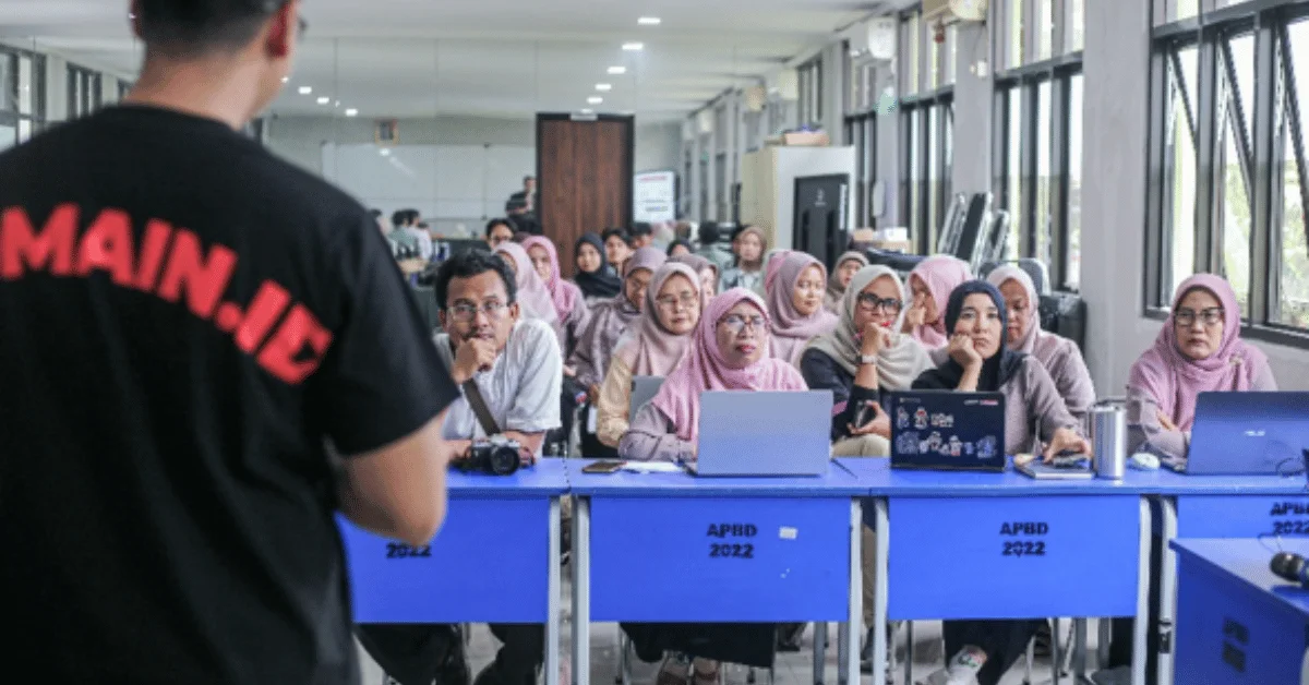 Dorong Guru Adaptif di Era Digital, KKN 259 Arunaprakasa Gandeng PANDI.id Gelar Workshop