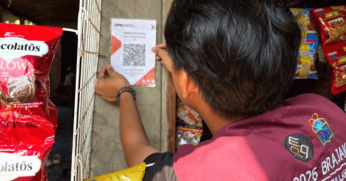 Dari Warung ke Dunia Digital, KKN 216 Brajakara Dampingi UMKM Manfaatkan QRIS dan Google Maps