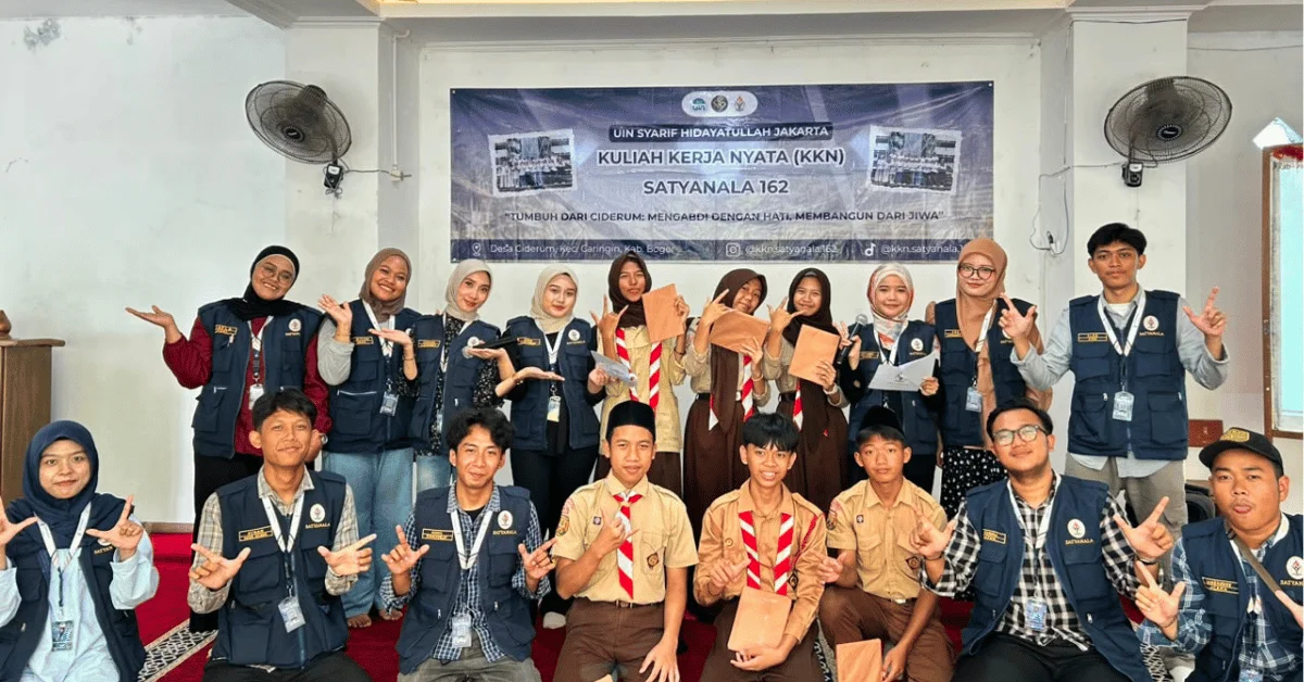 Bekali Siswa Cakap Bermedia Sosial, KKN 162 Satyanala UIN Jakarta Adakan Kelas Keamanan Digital untuk Pelajar MTs Sirojul Wildan
