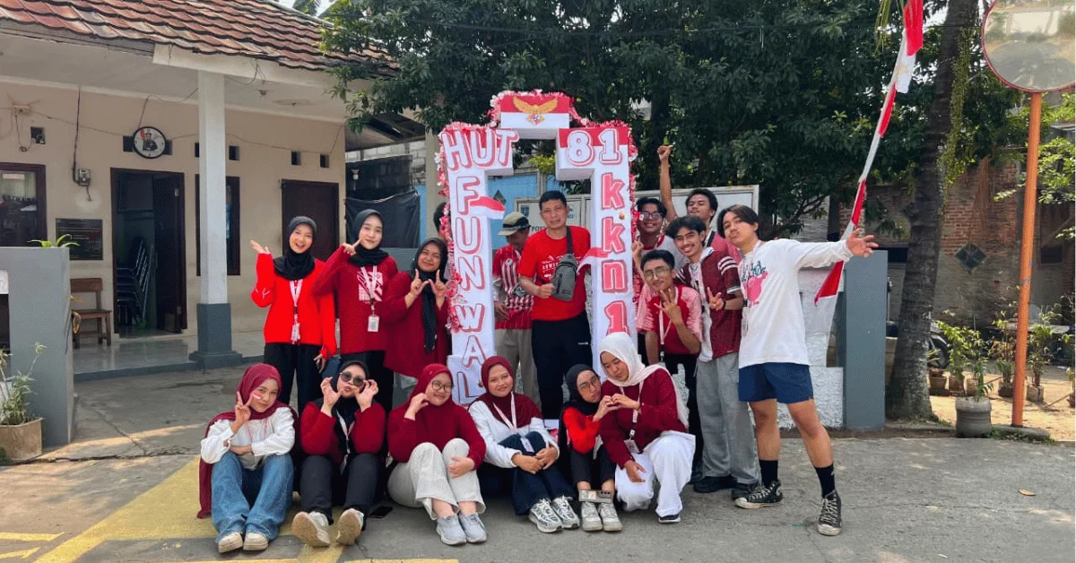 Semarak HUT RI ke-81, KKN 136 Dharma Wikara UIN Jakarta Ajak 200 Warga Krukut Meriahkan Fun Walk