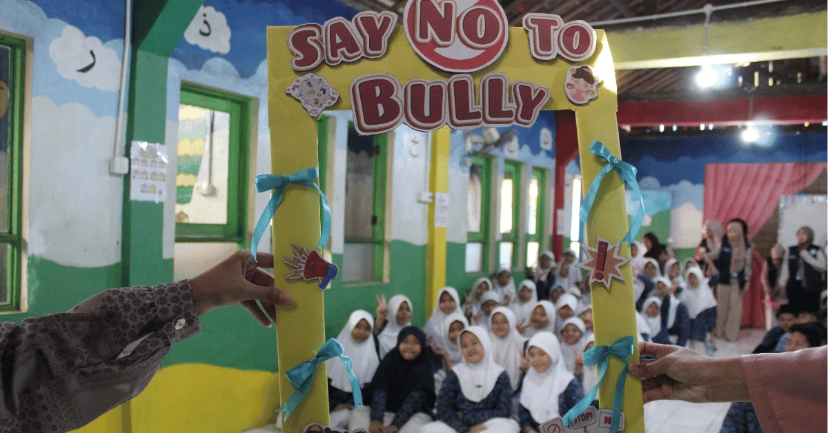 KKN 255 Luminara UIN Jakarta Gelar Rangkaian Edukasi Anti-Bullying, Pengelolaan Sampah, dan Cuci Tangan bagi Siswa