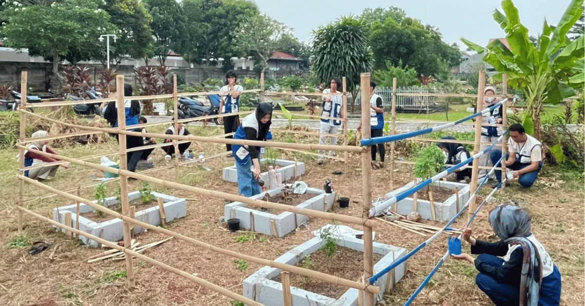 KKN 108 Satyagrama UIN Jakarta Hadirkan Taman TOGA di Balai Warga RW 07 Pamulang Barat