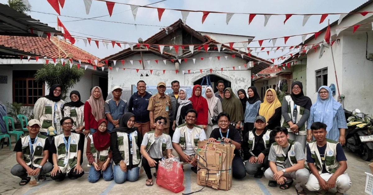 Ubah Sampah Jadi Tabungan, KKN Navarsha 099 Ajak Warga Paku Jaya Kelola Sampah