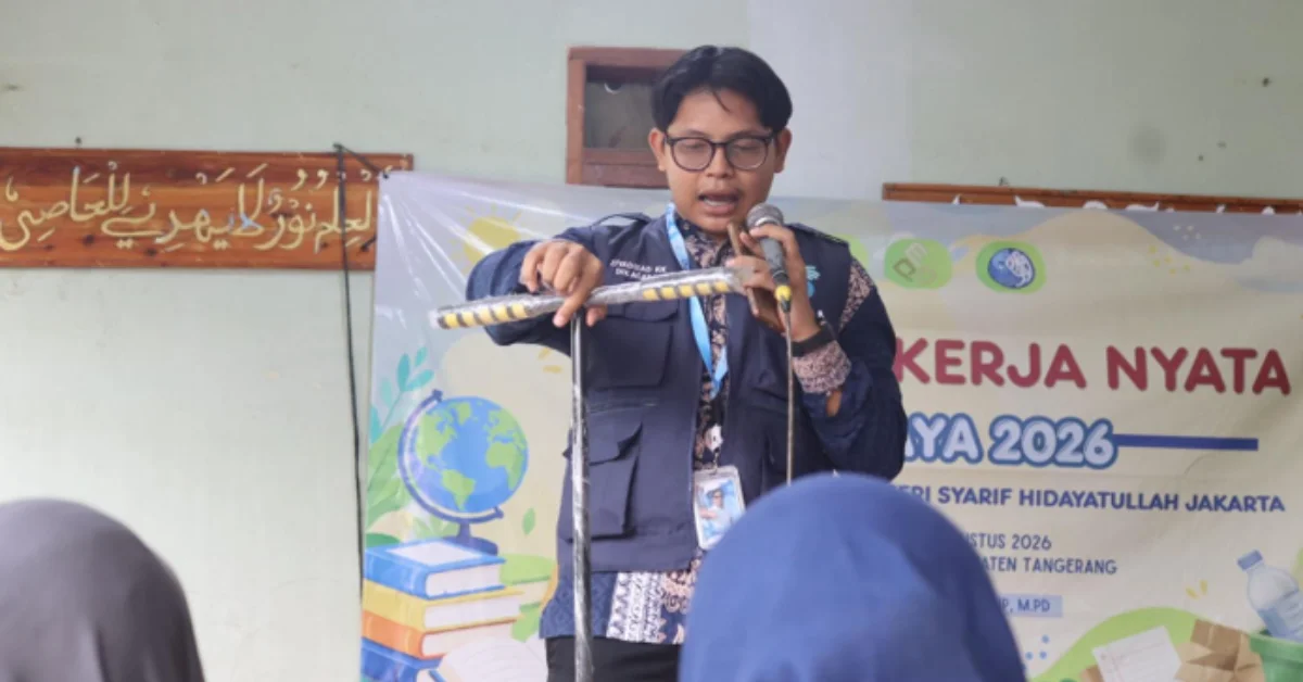 KKN 260 Soraya UIN Jakarta Ajak Warga Kedaung Barat Kelola Sampah Organik lewat Biopori