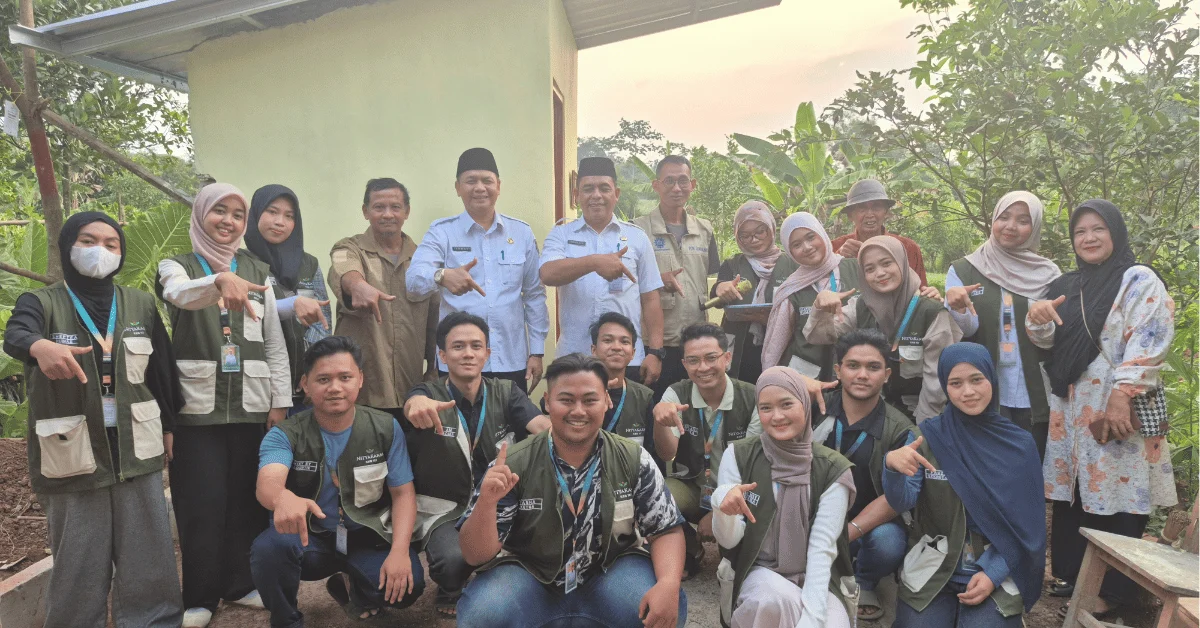 Diresmikan Camat Sawangan, KKN 117 NityaKarsa UIN Jakarta Serahkan MCK untuk Petani Lebak Lestari
