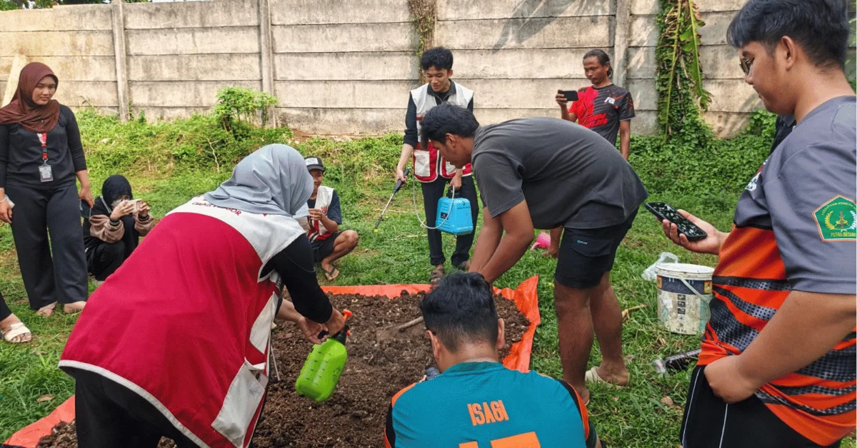 KKN 149 Amerta Edukasi Peternak BUMDes Ciapus melalui Program GreenCycle