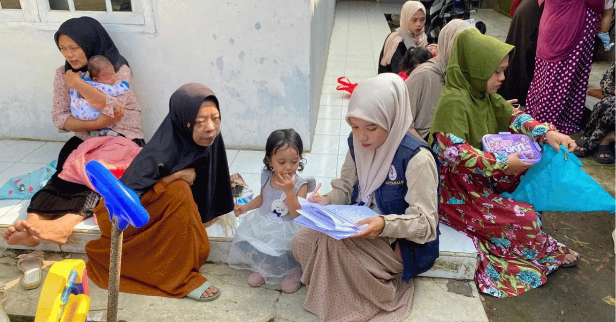 KKN 162 Satyanala UIN Jakarta Dukung Edukasi B2SA dan Pelayanan Posyandu di Desa Ciderum