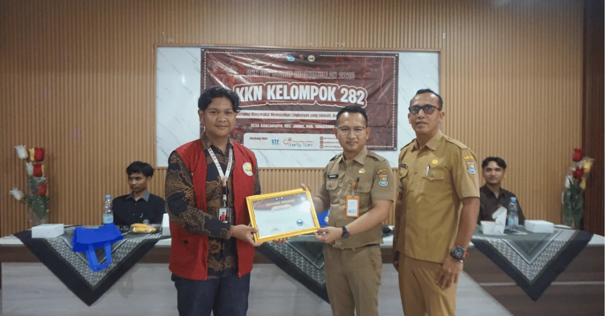 Sosialisasi Bijak Finansial, KKN 282 Altavera UIN Jakarta Edukasi Warga Desa Ranca Buaya tentang Bahaya Pinjaman dan Judi Online