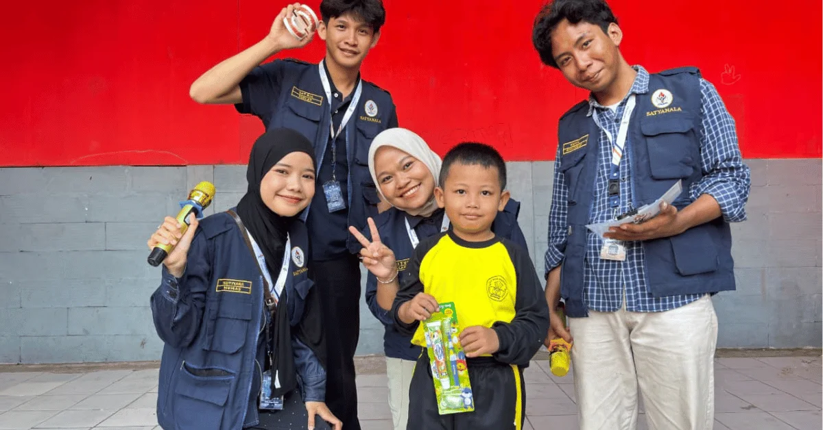 Tanamkan Kebiasaan Sikat Gigi Sejak Dini, KKN Satyanala 162 UIN Jakarta Hadirkan Program Gerigi di SDN Cikereteg 03