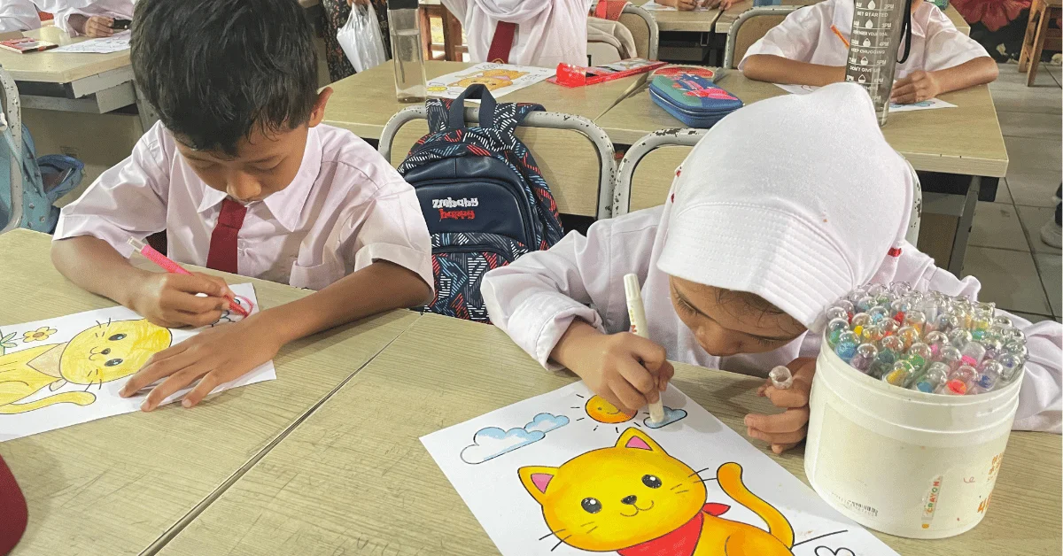Dari Mewarnai hingga Cerdas Cermat, KKN 254 Arthasena Satya UIN Jakarta Semarakkan Pekan Prestasi SDN Cukang Galih 2