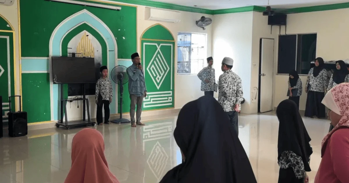 KKN Internasional Bridgenity Kenalkan CBT kepada Siswa SD di Selangor, Dorong Kebiasaan Berpikir Positif