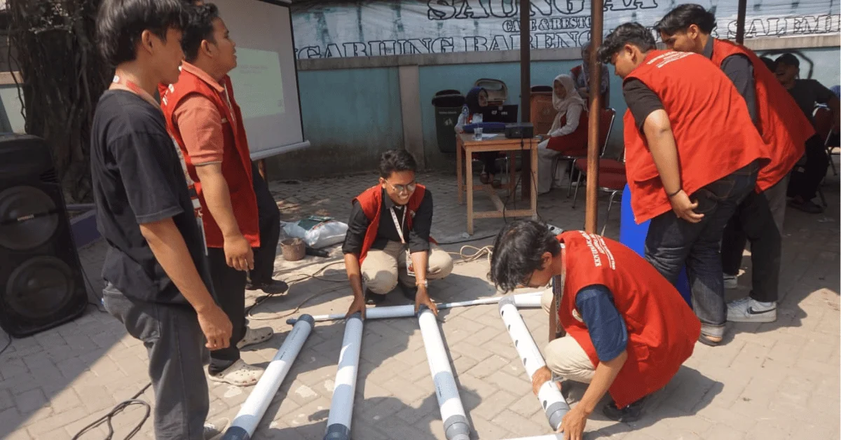 Hidroponik Berdaya, KKN Altavera 282 UIN Jakarta Ajak Masyarakat Rancabuaya Manfaatkan Lingkungan Secara Produktif